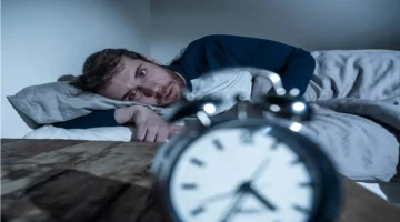 استخدام الهواتف الذكية قبل النوم يضعف جودة النوم ويسرّع شيخوخة الدماغ 1